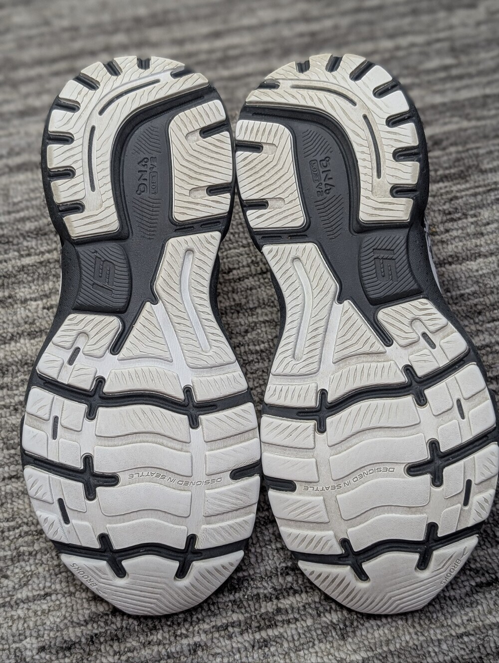 Women's Brooks Ghost 15 Running Shoes - Size 7.5 - Picture 7 of 8